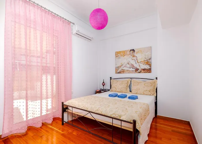 Koukaki Apartment